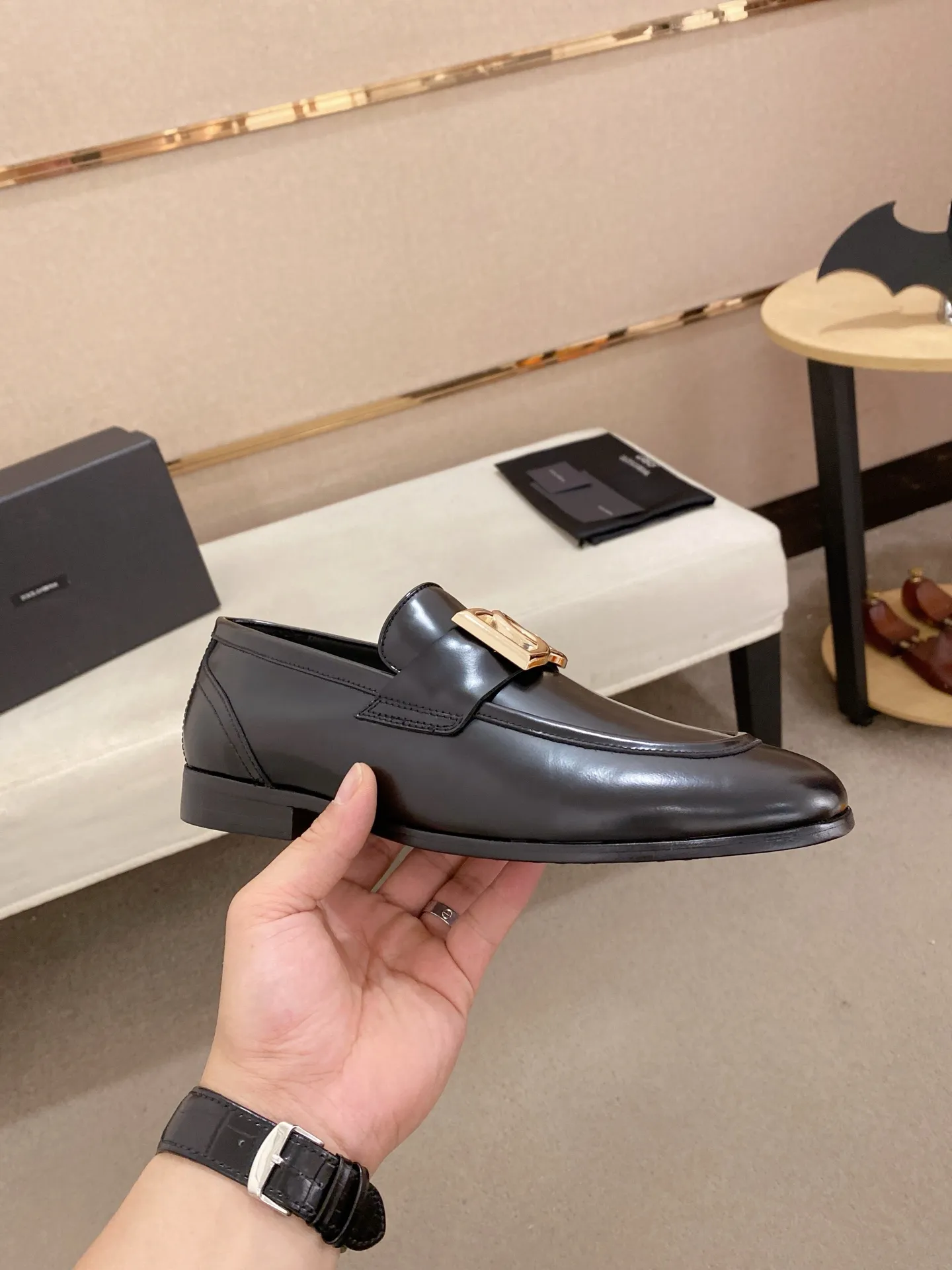 Men's clothing and shoes💰 700💰🌲DG top-notch🔍🔍men’s new leather shoes🚹sold at the same time at counters⚠The uppers are imported cowhide from Italy, the entire imported cowhide lining, imported accessories💪💪, completely 1⃣️ to 1⃣️ replica 🇮🇹💪💪, ⚠Sole: The original sole is specially provided by the original factory, the exclusive movable molded sole is super comfortable, ⚠The original factory follows the order, 🔍🔍high quality, you can enter and leave the counter at will, welcome to compare ⚠Size: 38-45